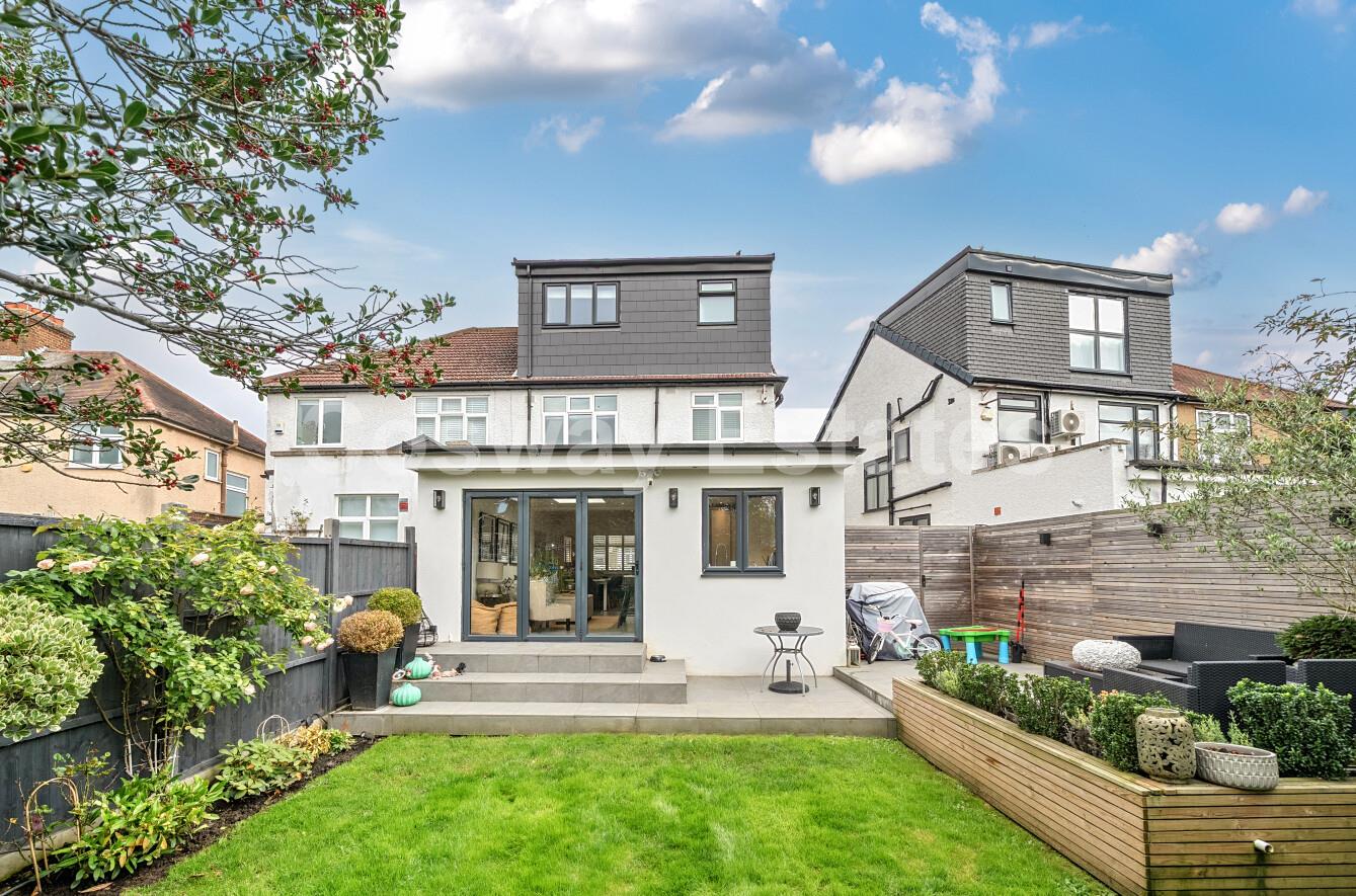 Church Close, Edgware, HA8, Edgware